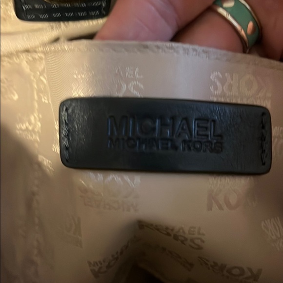 Michael Kors Signature Tote Bag - Picture 6 of 10